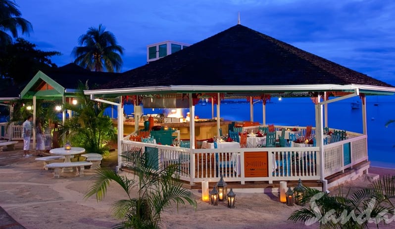 SANDALS NEGRIL - CUCINNO (1)